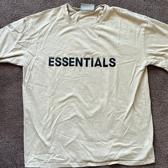 Essentials t-shirt - Picture 1 of 3